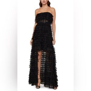 BCBGMAXAZRIA Strapless
Ruffled Tulle Gown Size 4